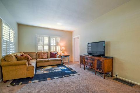 379 Flower St, Turlock, CA 95380 photo 5