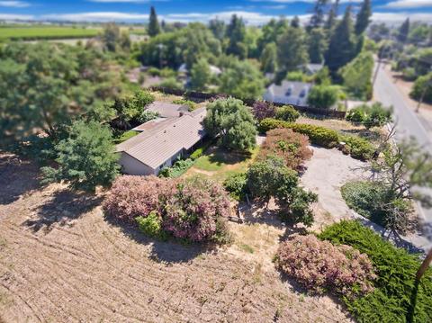 5151 E Harney Ln, Lodi, CA 95240 photo 2