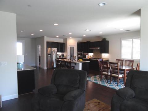 2740 Shadow Berry Dr, Manteca, CA 95336 photo 3
