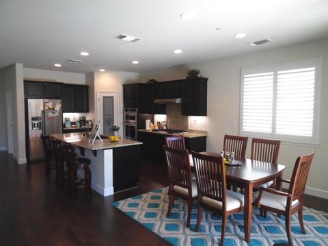 2740 Shadow Berry Dr, Manteca, CA 95336 photo 2
