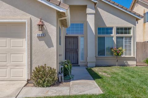 3225 Sutton Dr, Riverbank, CA 95367 photo 2