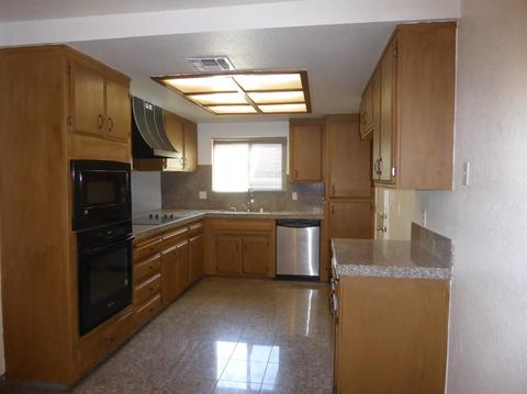 723 Evergreen Way, Manteca, CA 95336 photo 2