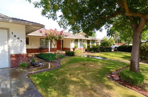1304 Chardonnay Ct, Ceres, CA 95307 photo 2