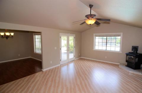 1304 Chardonnay Ct, Ceres, CA 95307 photo 9