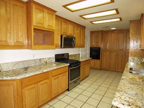 1713 Beverly Dr, Modesto, CA 95358 photo 5