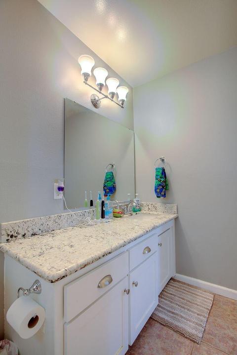1102 Del Verde Ave, Modesto, CA 95350 photo 9
