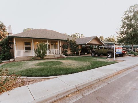2042 Viola St, Modesto, CA 95354 photo 2