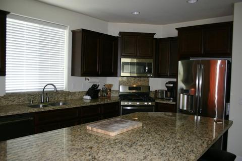 3983 Mulberry Dr, Turlock, CA 95382 photo 2