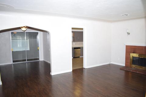 1136 E Fairmont Ave, Modesto, CA 95350 photo 2