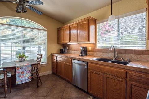 1484 Waterthrush Way, Turlock, CA 95382 photo 8