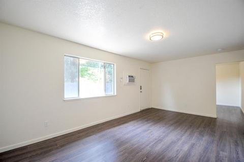 910 Byron Ln, Modesto, CA 95351 photo 2