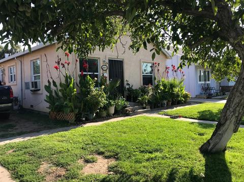 322 E Vine St, Lodi, CA 95240 photo 1