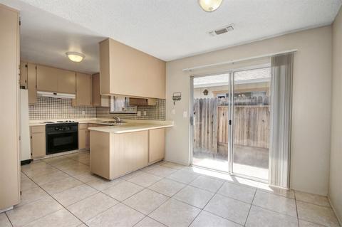 3204 Ashwood Ln, Carmichael, CA 95608 photo 12