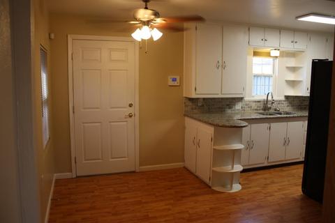 2322 Strivens Ave, Modesto, CA 95350 photo 3