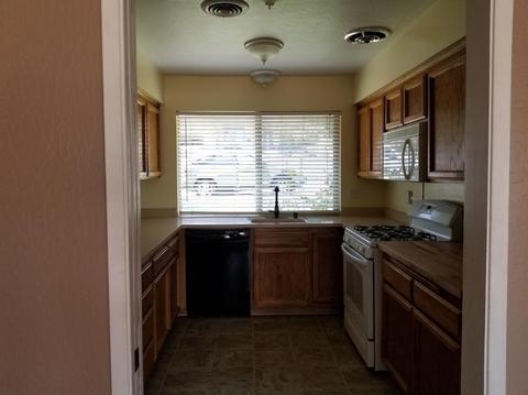 520 Perry St, Jackson, CA 95642 photo 4