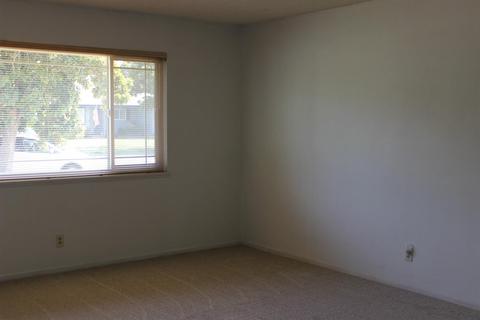 710 Brookdale Dr, Merced, CA 95340 photo 4