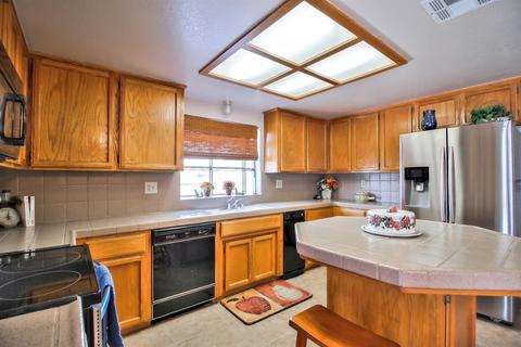 404 J St, Lathrop, CA 95330 photo 10