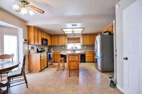 404 J St, Lathrop, CA 95330 photo 8