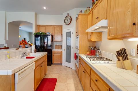 3221 Inverness St, Modesto, CA 95355 photo 4