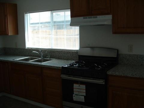1704 Eureka, Modesto, CA 95358 photo 2