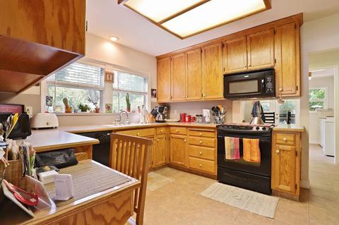 1121 S School St, Lodi, CA 95240 photo 12