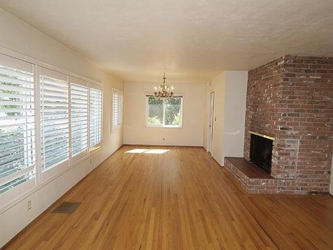 1502 Maplewood Dr, Modesto, CA 95350 photo 2