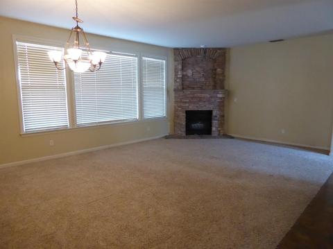 1693 Cache Ave, Manteca, CA 95337 photo 4