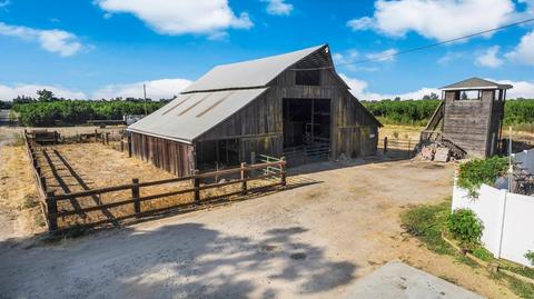 305 Leek Rd, Modesto, CA 95357 photo 9