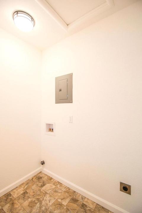 1341 W 21st St, Merced, CA 95340 photo 9