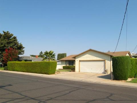 7507 Pine St, Hughson, CA 95326 photo 2