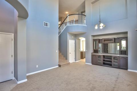1529 Swallow Tail Ln, Manteca, CA 95337 photo 2