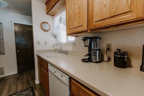 1652 David Dr, Escalon, CA 95320 photo 8