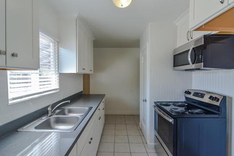 650 E North St, Manteca, CA 95336 photo 3