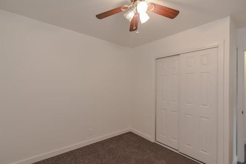 650 E North St, Manteca, CA 95336 photo 8