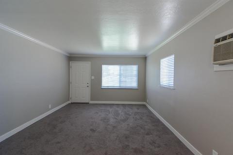 650 E North St, Manteca, CA 95336 photo 5