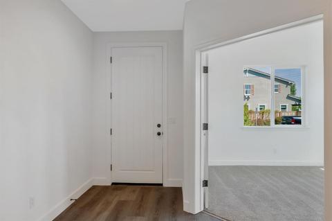 586 Ventana Ave, Tracy, CA 95376 photo 4