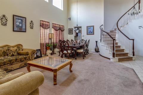 1349 Thoroughbred St, Patterson, CA 95363 photo 4