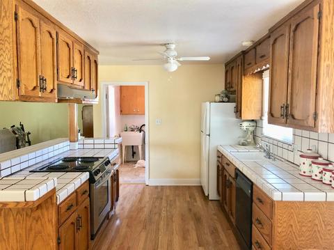225 Flores, Manteca, CA 95336 photo 3