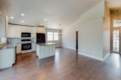 217 W E St, Galt, CA 95632 photo 2