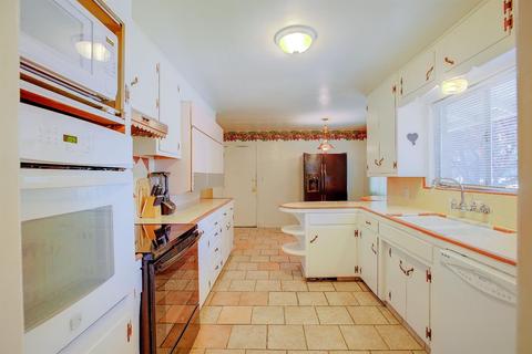 610 College Ave, Modesto, CA 95350 photo 6