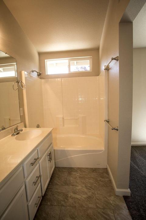 800 Limestone Ave, Lathrop, CA 95330 photo 12