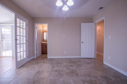 524 E St, Modesto, CA 95357 photo 25