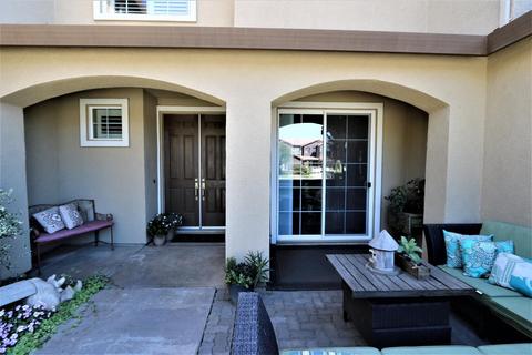 622 E Wind Dr, Ripon, CA 95366 photo 2