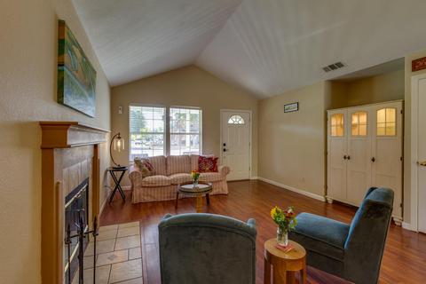 309 E Main St, Winters, CA 95694 photo 4