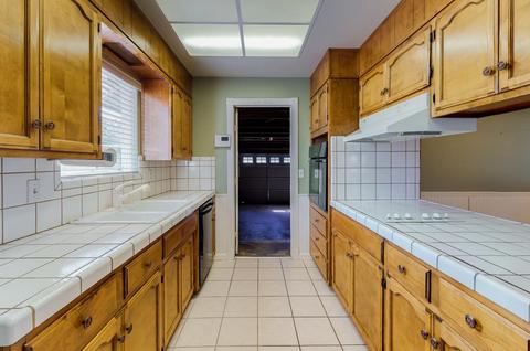 1486 Quincy Ave, Manteca, CA 95336 photo 2