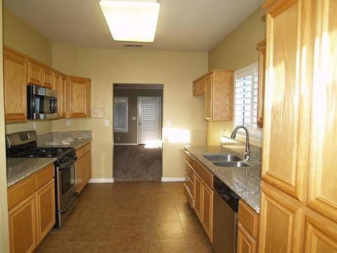 4657 Kirkes Dr, Turlock, CA 95382 photo 13