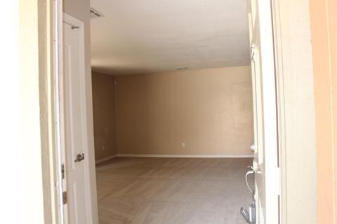 4052 Elmo Loop, Modesto, CA 95356 photo 13