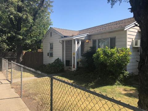 1402 Miller Ave, Modesto, CA 95354 photo 2