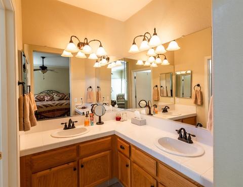 2140 Spring Valley Dr, Turlock, CA 95382 photo 17
