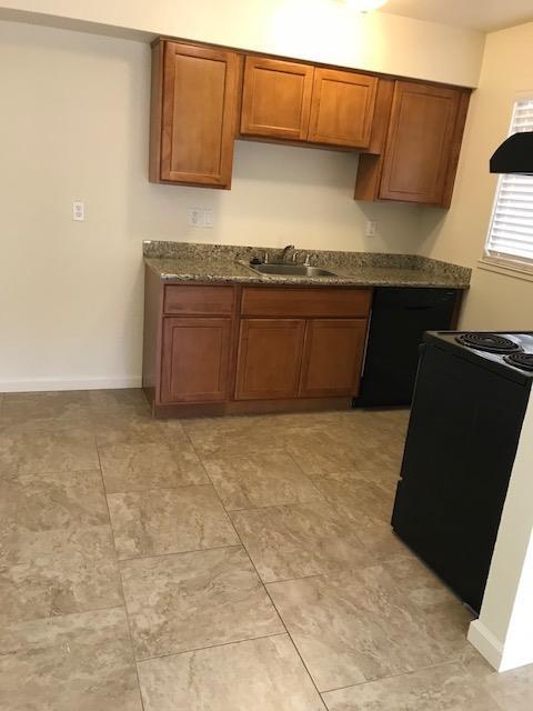 1235 Spruce Ln, Manteca, CA 95336 photo 2